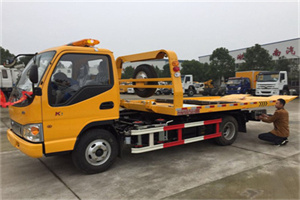 九龙坡哪里有拖车服务